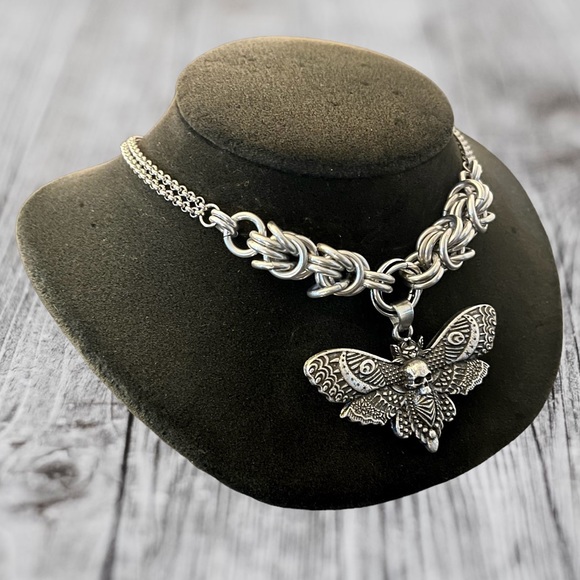 Handmade maille choker & moth skull moon design charm boho goth necklace - Picture 3 of 12